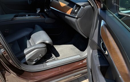 Volvo S90 II рестайлинг, 2019 год, 3 000 000 рублей, 29 фотография