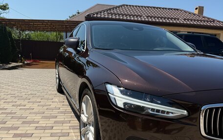 Volvo S90 II рестайлинг, 2019 год, 3 000 000 рублей, 32 фотография