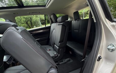 Toyota Highlander, 2026 год, 5 297 000 рублей, 15 фотография