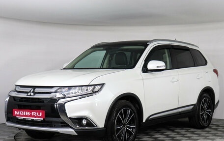 Mitsubishi Outlander III рестайлинг 3, 2016 год, 1 799 000 рублей, 2 фотография