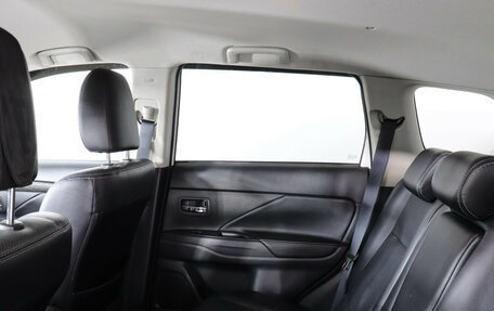 Mitsubishi Outlander III рестайлинг 3, 2016 год, 1 799 000 рублей, 13 фотография