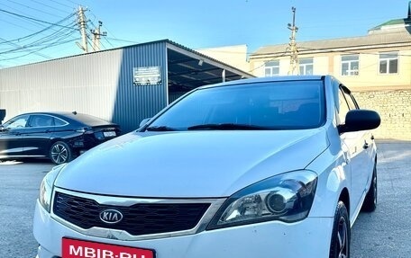 KIA cee'd I рестайлинг, 2011 год, 304 000 рублей, 1 фотография