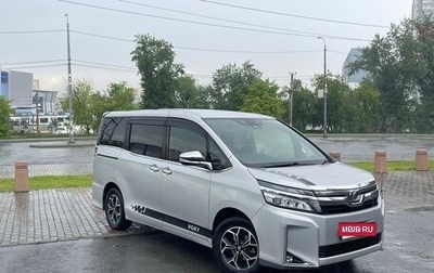 Toyota Voxy III, 2018 год, 2 225 000 рублей, 1 фотография
