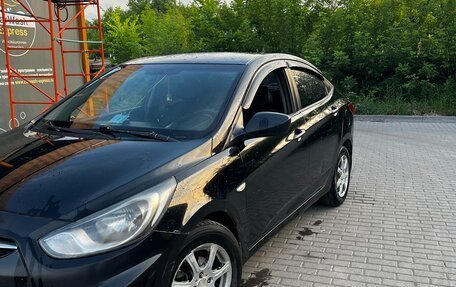 Hyundai Solaris II рестайлинг, 2011 год, 480 000 рублей, 3 фотография