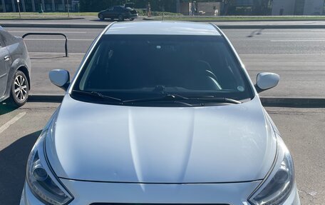 Hyundai Solaris II рестайлинг, 2013 год, 1 100 000 рублей, 2 фотография