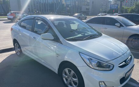 Hyundai Solaris II рестайлинг, 2013 год, 1 100 000 рублей, 5 фотография