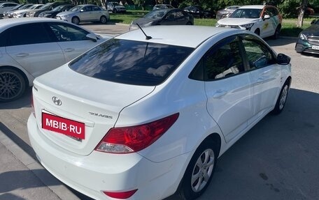 Hyundai Solaris II рестайлинг, 2013 год, 1 100 000 рублей, 4 фотография