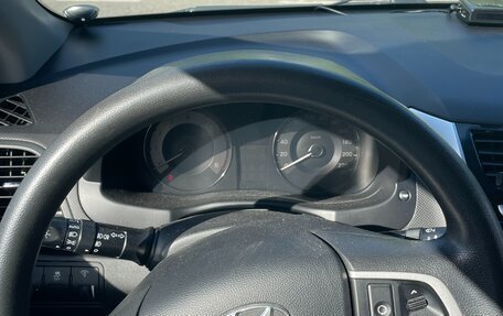 Hyundai Solaris II рестайлинг, 2013 год, 1 100 000 рублей, 6 фотография