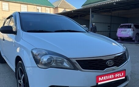 KIA cee'd I рестайлинг, 2011 год, 304 000 рублей, 2 фотография