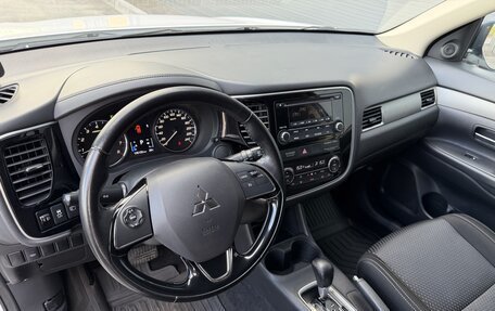 Mitsubishi Outlander III рестайлинг 3, 2016 год, 1 700 000 рублей, 22 фотография