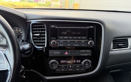Mitsubishi Outlander III рестайлинг 3, 2016 год, 1 700 000 рублей, 21 фотография