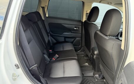 Mitsubishi Outlander III рестайлинг 3, 2016 год, 1 700 000 рублей, 27 фотография