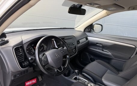 Mitsubishi Outlander III рестайлинг 3, 2016 год, 1 700 000 рублей, 18 фотография