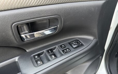 Mitsubishi Outlander III рестайлинг 3, 2016 год, 1 700 000 рублей, 28 фотография
