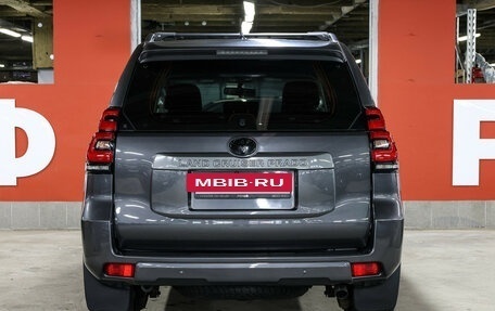 Toyota Land Cruiser Prado 150 рестайлинг 2, 2018 год, 4 950 000 рублей, 7 фотография