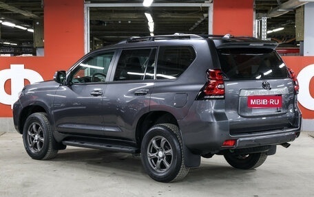 Toyota Land Cruiser Prado 150 рестайлинг 2, 2018 год, 4 950 000 рублей, 8 фотография