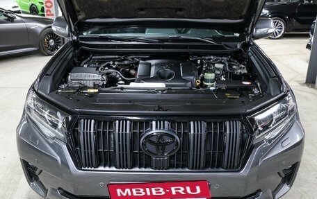 Toyota Land Cruiser Prado 150 рестайлинг 2, 2018 год, 4 950 000 рублей, 10 фотография