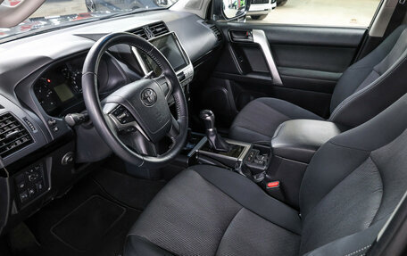 Toyota Land Cruiser Prado 150 рестайлинг 2, 2018 год, 4 950 000 рублей, 17 фотография