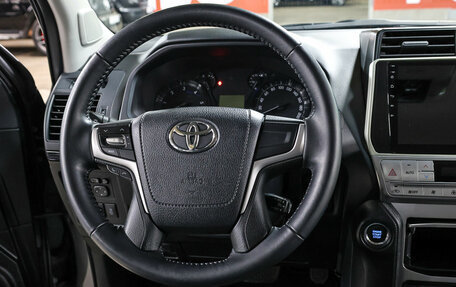 Toyota Land Cruiser Prado 150 рестайлинг 2, 2018 год, 4 950 000 рублей, 18 фотография