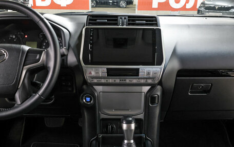 Toyota Land Cruiser Prado 150 рестайлинг 2, 2018 год, 4 950 000 рублей, 16 фотография