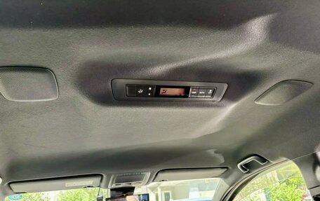 Toyota Voxy III, 2018 год, 2 225 000 рублей, 11 фотография