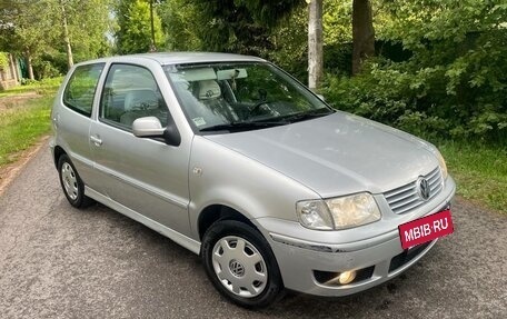 Volkswagen Polo III рестайлинг, 2001 год, 375 000 рублей, 2 фотография