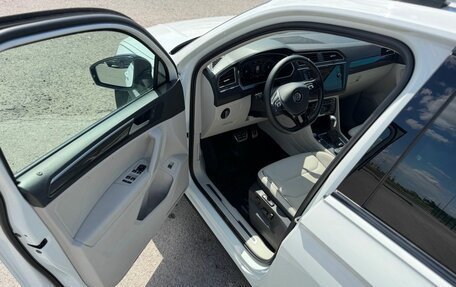Volkswagen Tiguan II, 2019 год, 2 990 000 рублей, 12 фотография
