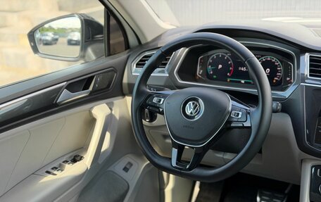 Volkswagen Tiguan II, 2019 год, 2 990 000 рублей, 14 фотография