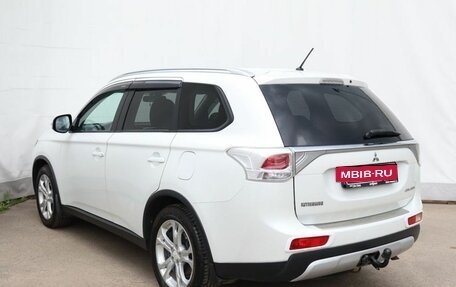 Mitsubishi Outlander III рестайлинг 3, 2014 год, 1 349 000 рублей, 6 фотография