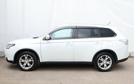 Mitsubishi Outlander III рестайлинг 3, 2014 год, 1 349 000 рублей, 8 фотография