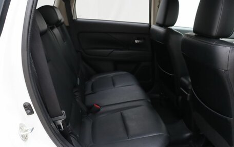 Mitsubishi Outlander III рестайлинг 3, 2014 год, 1 349 000 рублей, 21 фотография