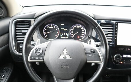 Mitsubishi Outlander III рестайлинг 3, 2014 год, 1 349 000 рублей, 15 фотография