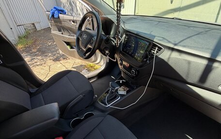 Hyundai Solaris II рестайлинг, 2017 год, 1 480 000 рублей, 14 фотография