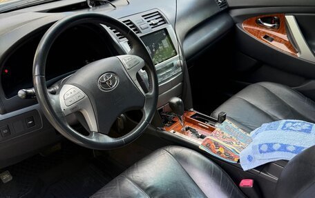 Toyota Camry, 2008 год, 1 300 000 рублей, 8 фотография
