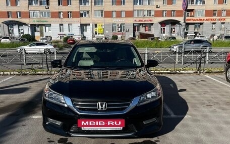 Honda Accord IX рестайлинг, 2013 год, 1 400 000 рублей, 2 фотография