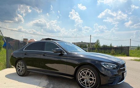 Mercedes-Benz E-Класс, 2022 год, 2 590 000 рублей, 6 фотография