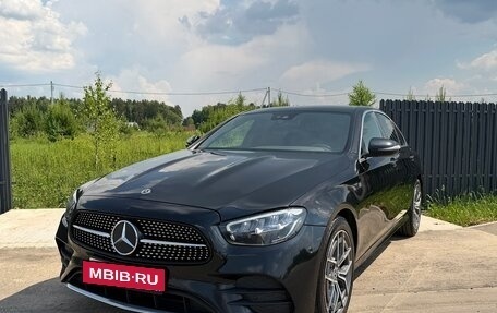 Mercedes-Benz E-Класс, 2022 год, 2 590 000 рублей, 3 фотография