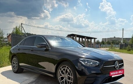 Mercedes-Benz E-Класс, 2022 год, 2 590 000 рублей, 5 фотография