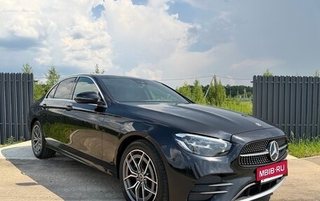 Mercedes-Benz E-Класс, 2022 год, 2 590 000 рублей, 15 фотография
