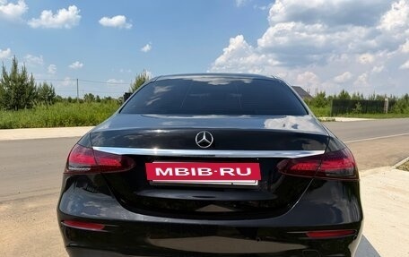 Mercedes-Benz E-Класс, 2022 год, 2 590 000 рублей, 11 фотография