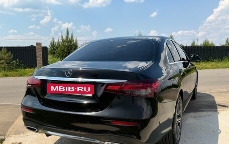 Mercedes-Benz E-Класс, 2022 год, 2 590 000 рублей, 10 фотография