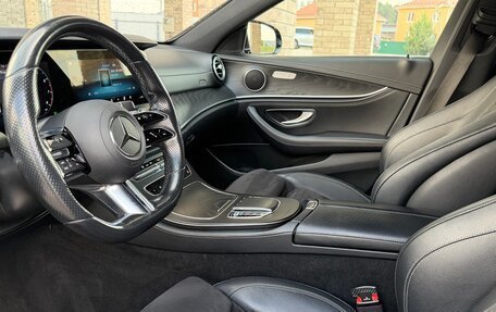 Mercedes-Benz E-Класс, 2022 год, 2 590 000 рублей, 18 фотография