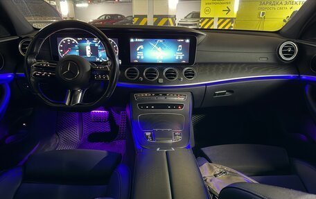 Mercedes-Benz E-Класс, 2022 год, 2 590 000 рублей, 27 фотография