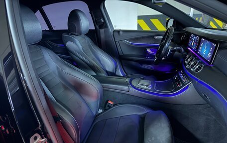 Mercedes-Benz E-Класс, 2022 год, 2 590 000 рублей, 26 фотография