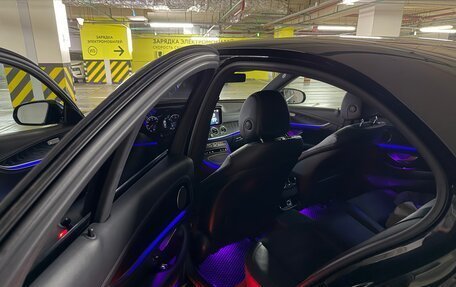 Mercedes-Benz E-Класс, 2022 год, 2 590 000 рублей, 30 фотография