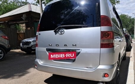 Toyota Noah III, 2002 год, 780 000 рублей, 3 фотография