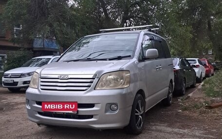 Toyota Noah III, 2002 год, 780 000 рублей, 15 фотография