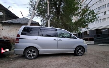 Toyota Noah III, 2002 год, 780 000 рублей, 18 фотография