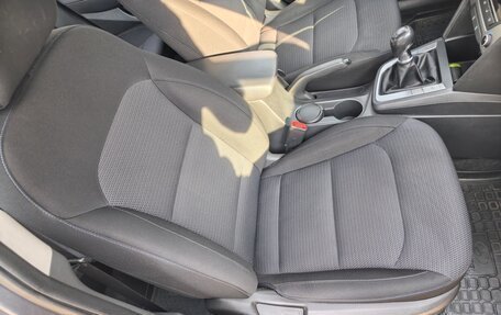 Hyundai Elantra VI рестайлинг, 2016 год, 1 300 000 рублей, 13 фотография
