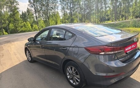 Hyundai Elantra VI рестайлинг, 2016 год, 1 300 000 рублей, 8 фотография